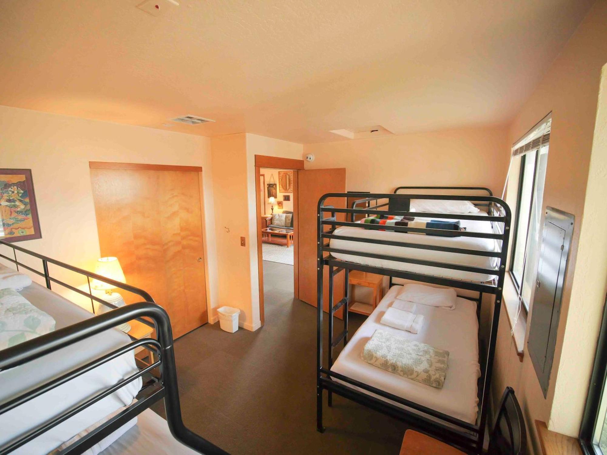 Ashland Commons Hostel Buitenkant foto