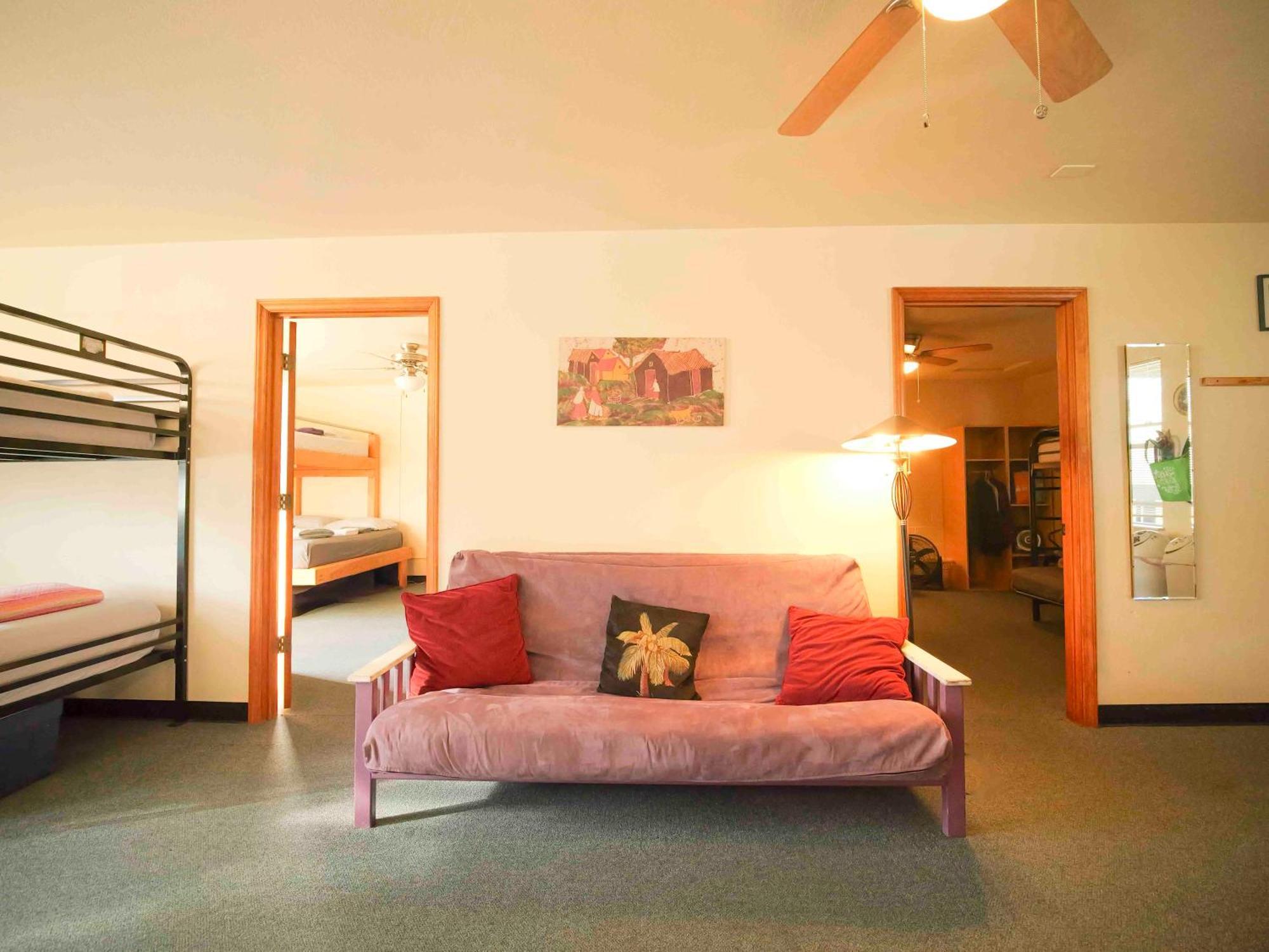 Ashland Commons Hostel Buitenkant foto