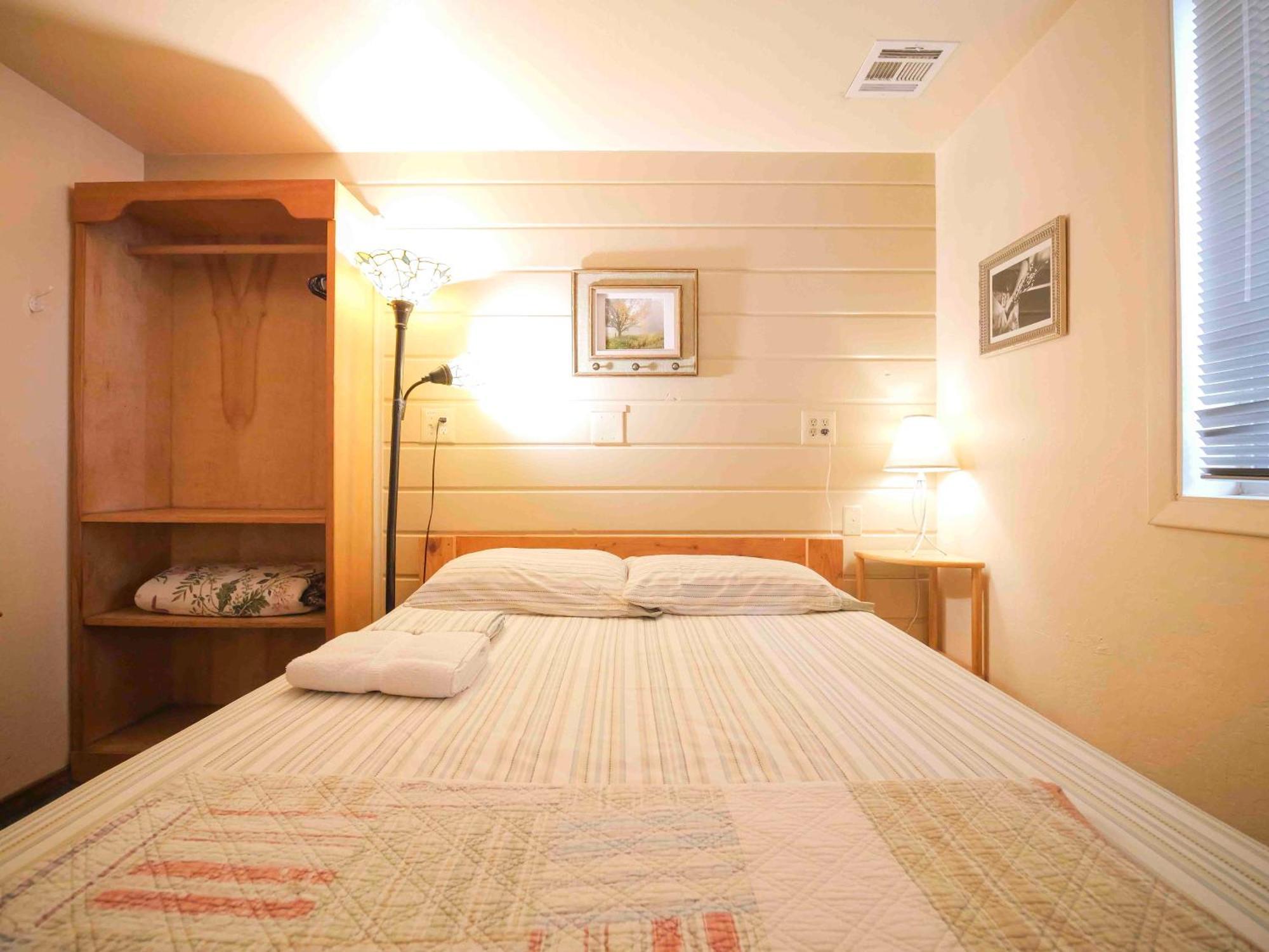 Ashland Commons Hostel Buitenkant foto