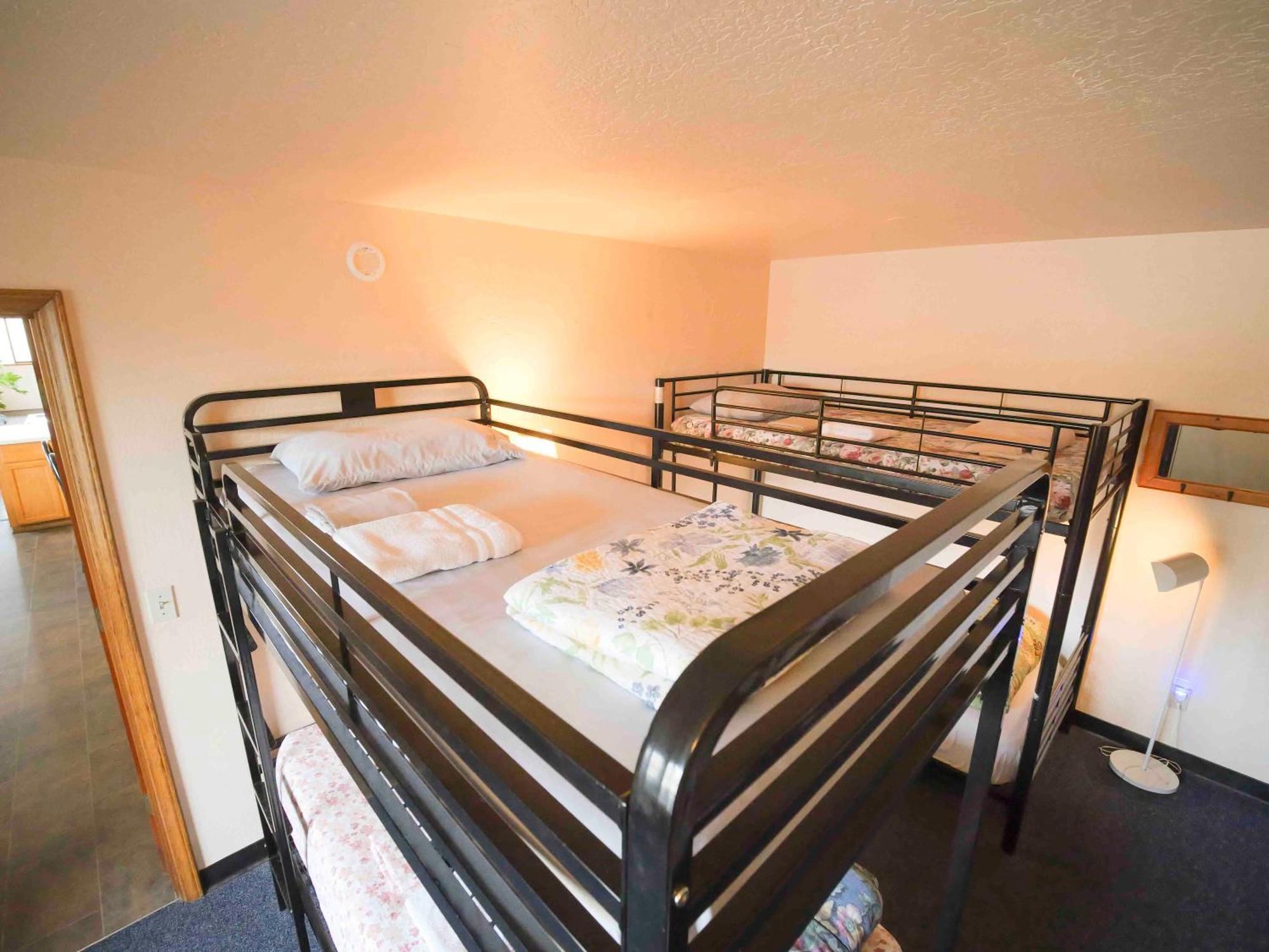 Ashland Commons Hostel Buitenkant foto